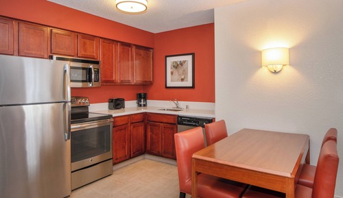 Suite, 1 Bedroom (Mobility/Hearing Access, Roll-In Shwr)