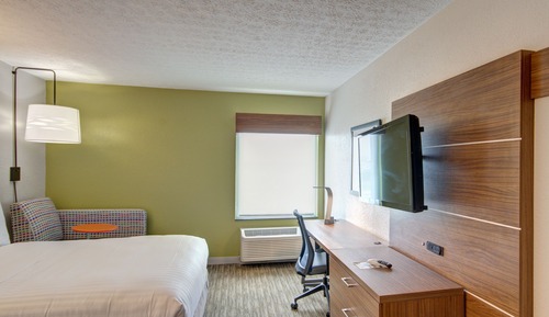 Standard Room, 1 King Bed, Accessible (Roll-In Shower)
