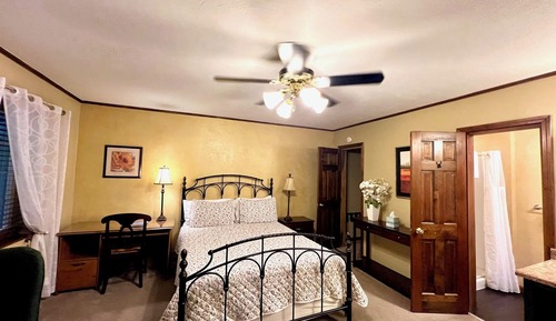 Standard Room, 1 Queen Bed, Garden View