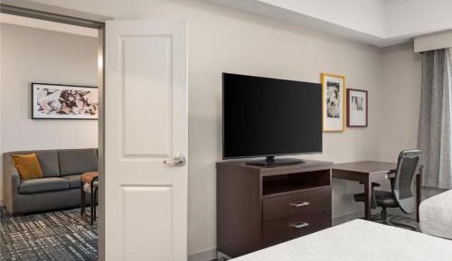 Queen Suite with Two Queen Beds - Hearing Access/Non-Smoking