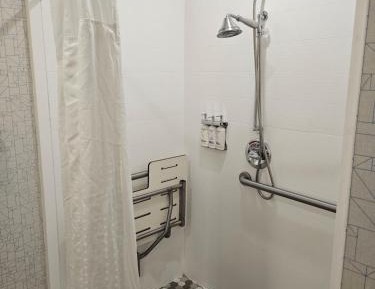 Queen Room with Two Queen Beds - Disability Access Hearing Accessible - Roll-In Shower