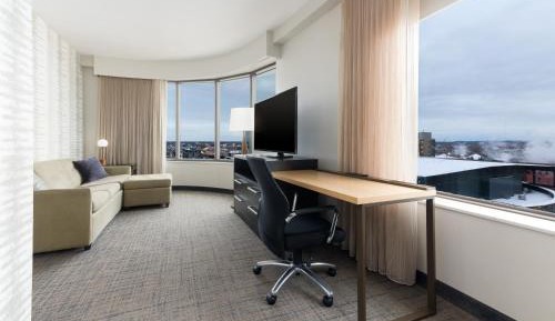 1 Bedroom Suite, 2 Queen, Sofa bed, City view, Corner room