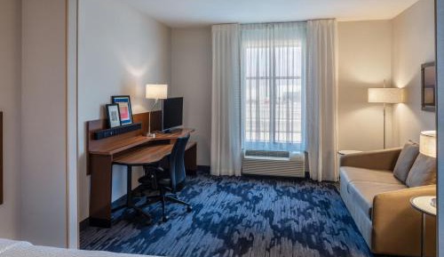 Studio with King Bed, Roll-In Shower and Sofa Bed - Mobility Access/Hearing Accessible