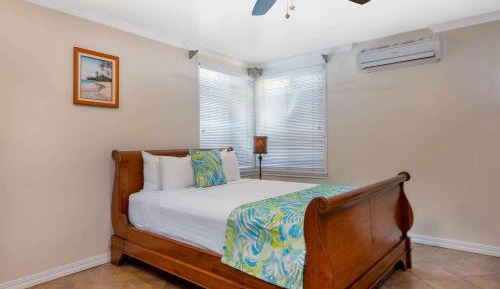 One-Bedroom Kamehameha Suite with Queen Bed - Non-Smoking