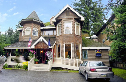 Mendenhall Valley Hotel | Best Western Grandma's Feather Bed