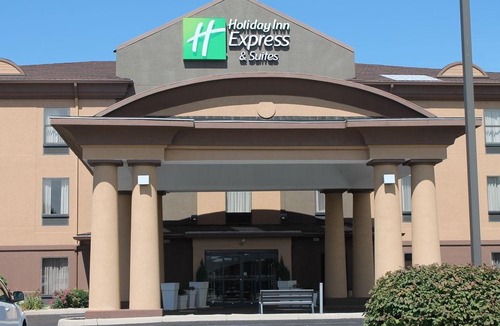 Marysville Hotel | Holiday Inn Express Hotel and Suites Marysville, an IHG Hotel