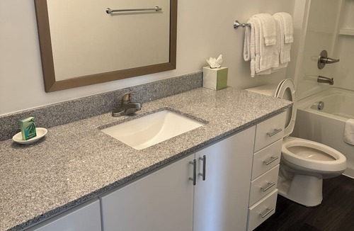 Tuttle West Apartment | Private listing for ARTURO MAR