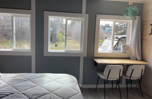 Diamond Ridge Cabin | Dry cabin and 2 horse stalls, ride your horse on the Beach in Homer.
