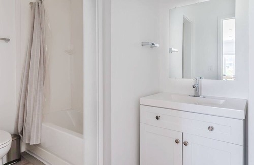 Jack London District Apartment | Convenient Oakland Studio w/ A/C, near Dining & Shops, by Blueground