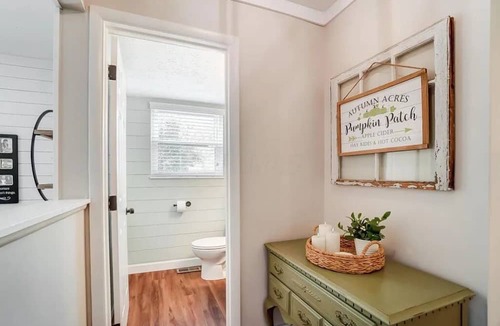 Powell House | Family & Friends, 5BR 3BA Home Near Zoo , 10 min to OSU Downtown