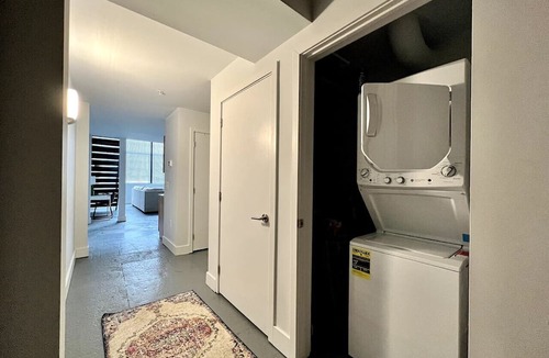 Otterbien Home Apartment | 5101 Peters Cartridge · █Swanky loft at Historic Peters Cartridge Factory█