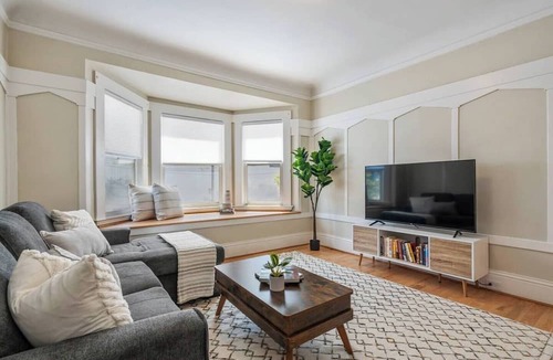 Richmond District Apartment | Classic Richmond Flat with 1BR/1BA Comfort Near Golden Gate Park, Lincoln Park & Dining Corridors