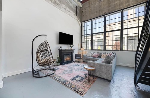 Otterbien Home Apartment | 5102 Peters · Large loft near Kings Island. On bike trail/River.