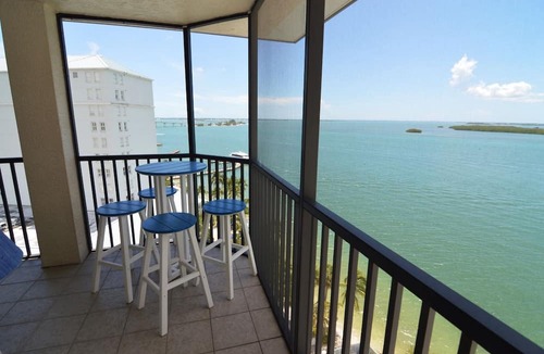 Punta Rassa Condo | Sanibel Harbour Resort: Bay View Tower 1131 Penthouse views of Sanibel in this 3 bdrm 3 bath condo