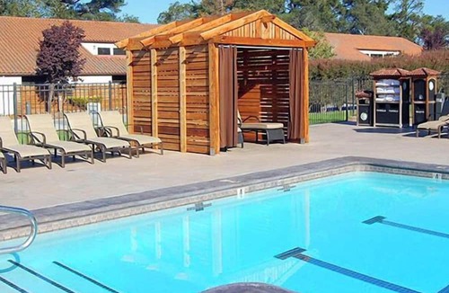 Live Oak Hotel | Nature's Embrace: Room with Patio | Scenic Views & Trail Adventures
