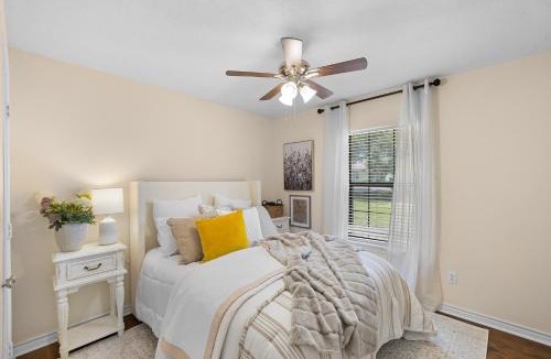 Eastmark House | Wolf Pen Creek Park Grand Retreat - 6BD, 4BA, 6 Cars