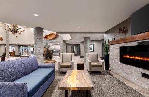 College Hotel | La Quinta by Wyndham Fairbanks Airport