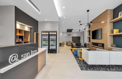 San Jose Hotel | La Quinta Inn & Suites by Wyndham San Jose Airport-Downtown