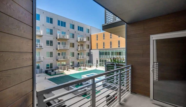 Luxury 1 Bedroom in Grandview