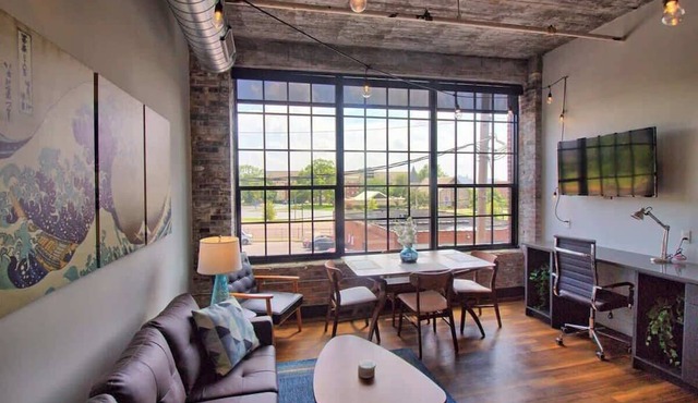 Chic Ultramodern Studio Loft w/Designer Features