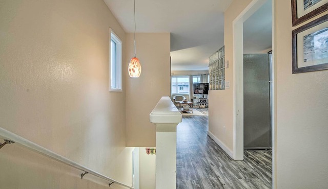 Walk to Downtown & Coast Trail: Condo in Anchorage