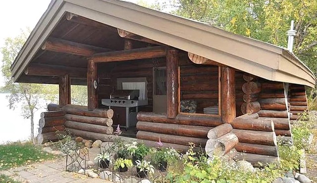 Waterfront Cabin Rental for a Lakeside Getaway in Kenai, Alaska