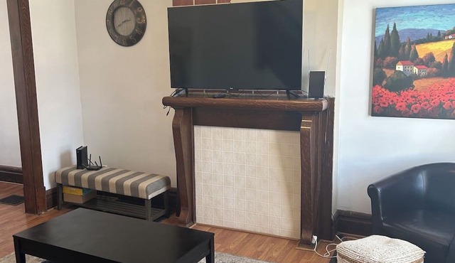 Cozy townhouse in university area, value stay, 2 bedroom, 1 bathroom.